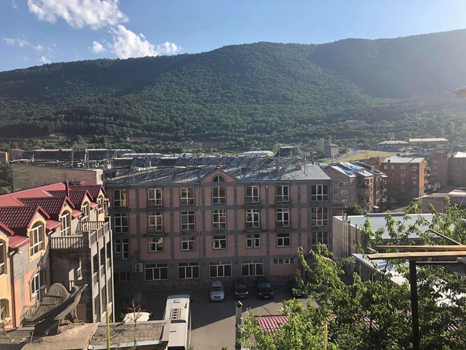 Diana Hotel Goris Exterior photo