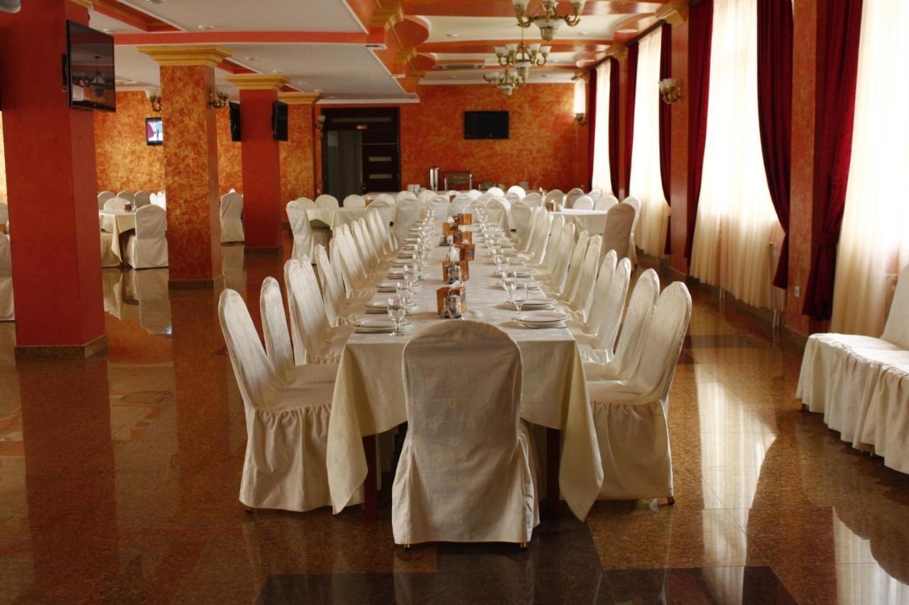 Diana Hotel Goris Exterior photo