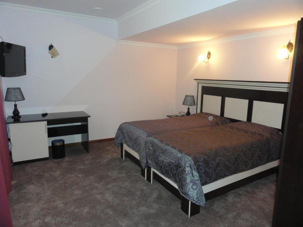Diana Hotel Goris Room photo