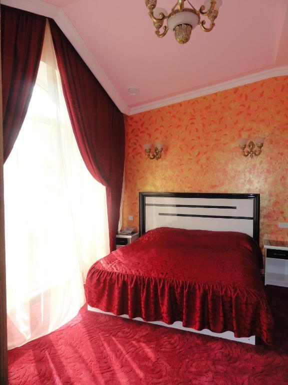 Diana Hotel Goris Room photo
