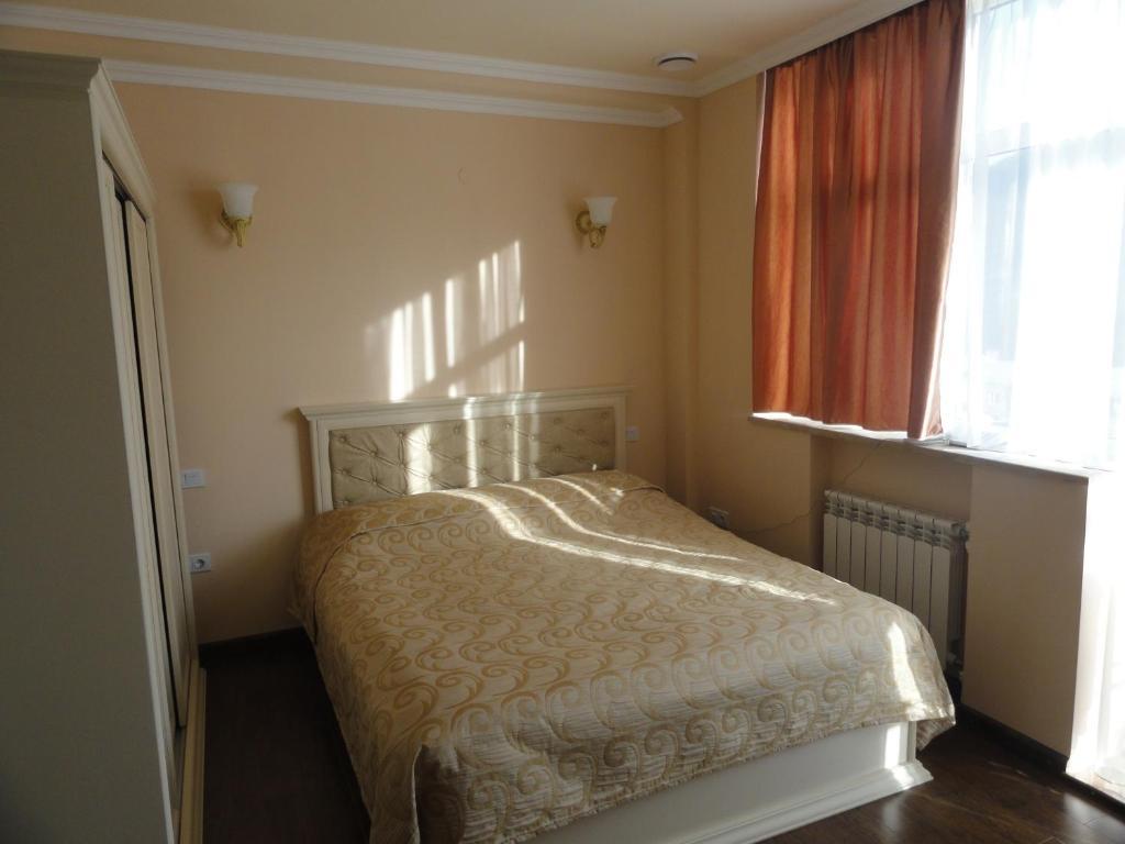 Diana Hotel Goris Room photo