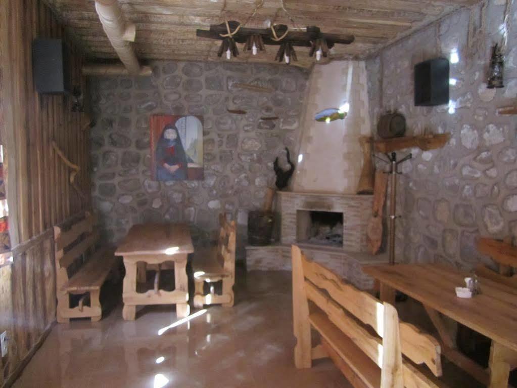 Diana Hotel Goris Exterior photo